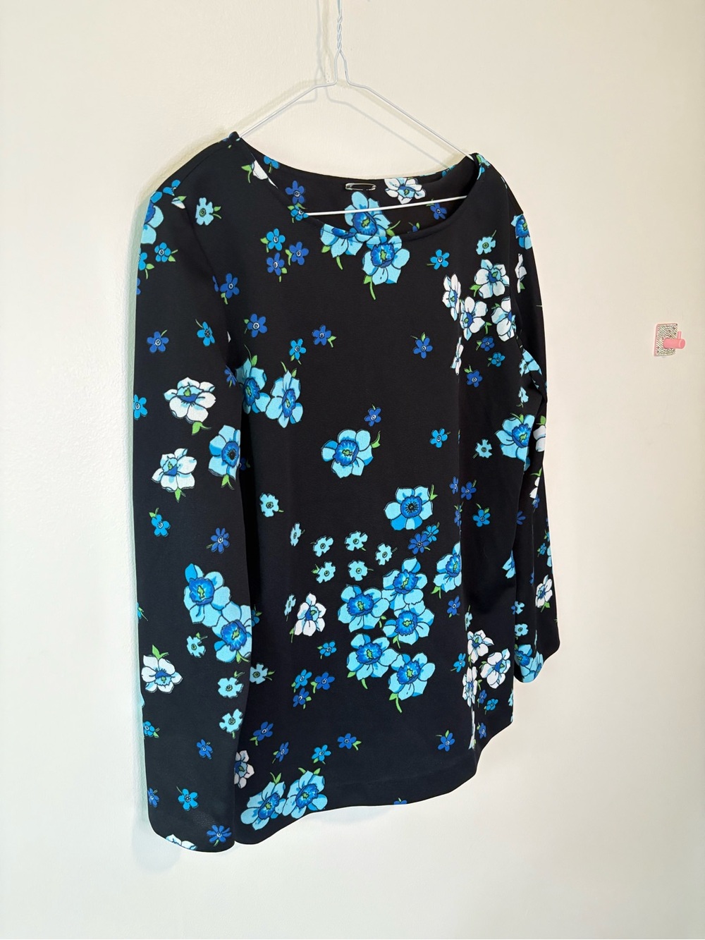 Vintage Women’s Black Floral Long-Sleeve Top with Blue Flowers